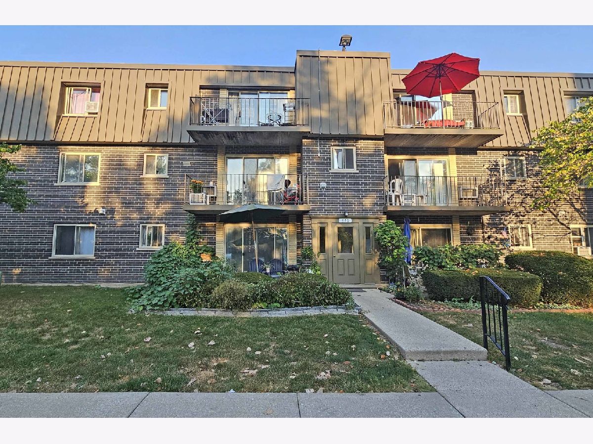 Condominiums Sold Fairway Greens Wheeling Illinois, 570 Fairway View