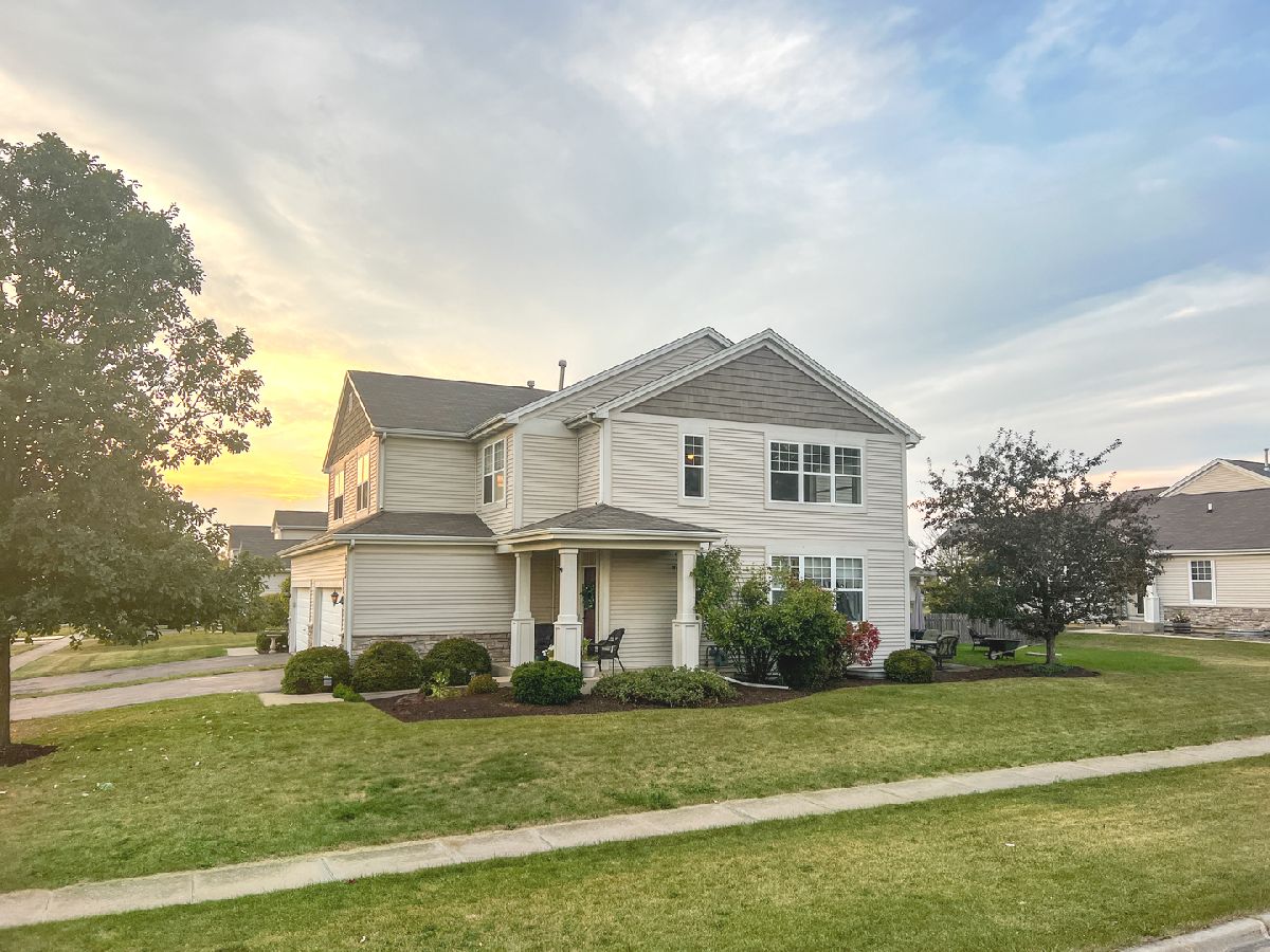 Homes & Condos & Townhomes Rented The Sonatas Woodstock Illinois, 633 Schubert
