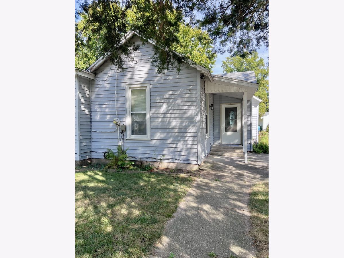 Sold Newman Illinois, 103 Coffin