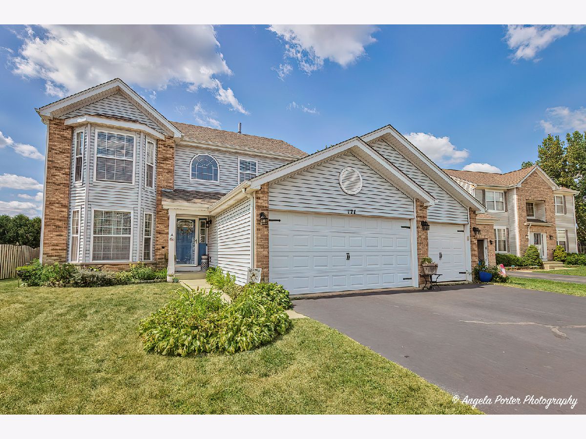 Homes & Townhomes & Condos Sold Bellchase Lake In The Hills Illinois, 171 Ferryville