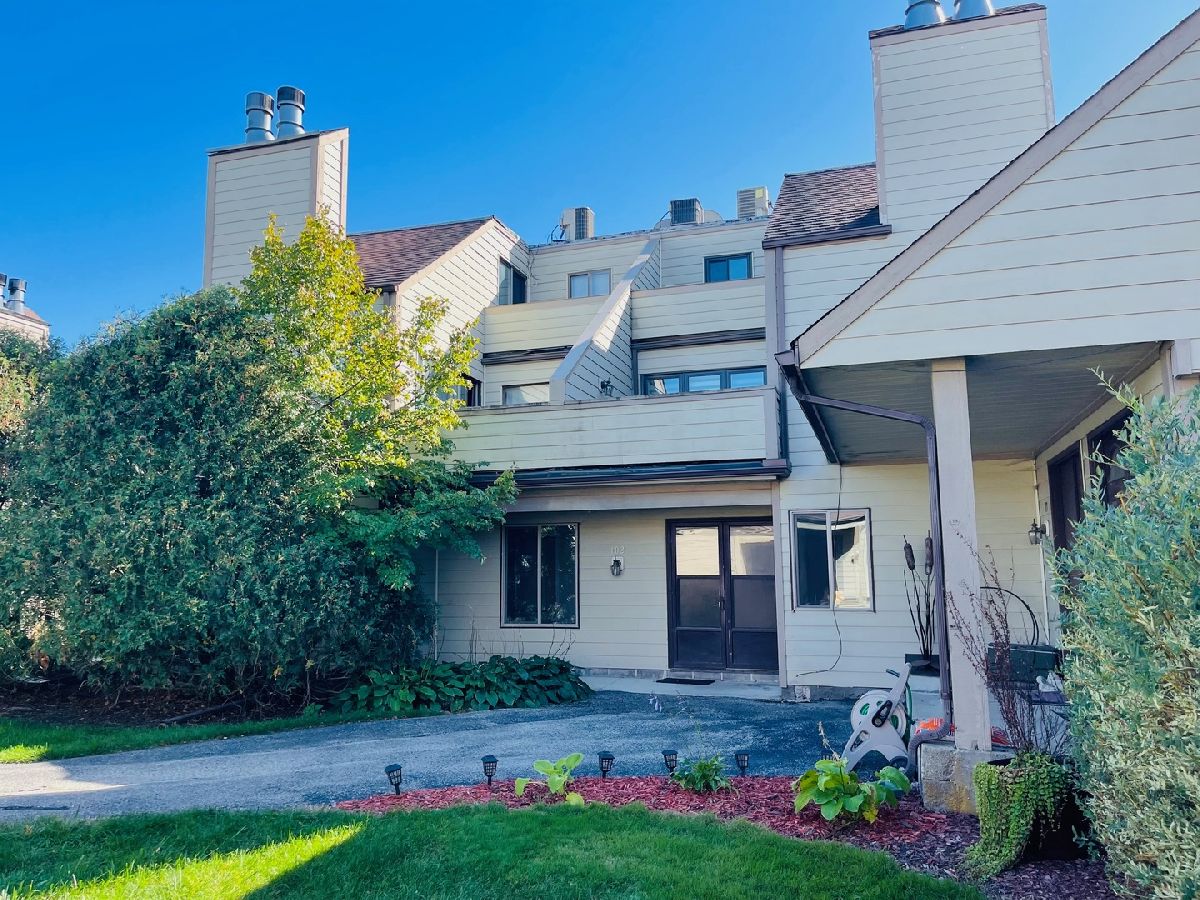 Condos & Townhomes Sold Strawberry Condos North Chicago Illinois, 3313 Beacon