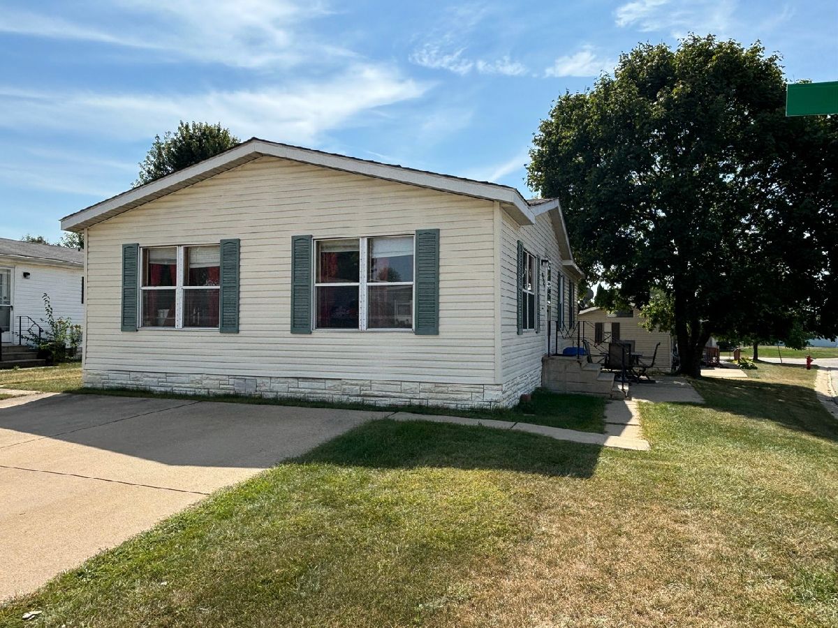 Homes Sold Four Seasons Belvidere Illinois, 925 Micole