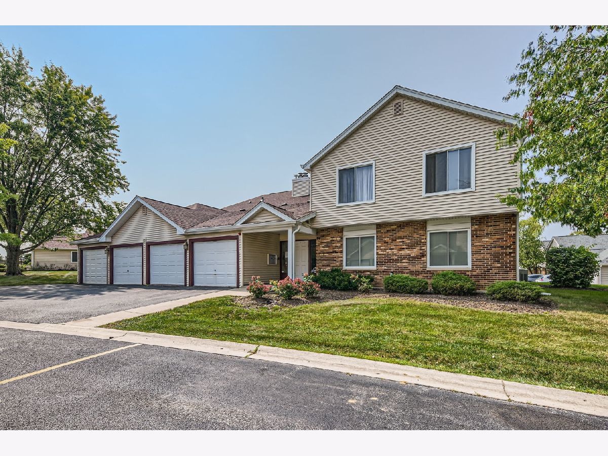 Condos & Townhomes Sold Park Lane Woodridge Illinois, 7000 Rhodes