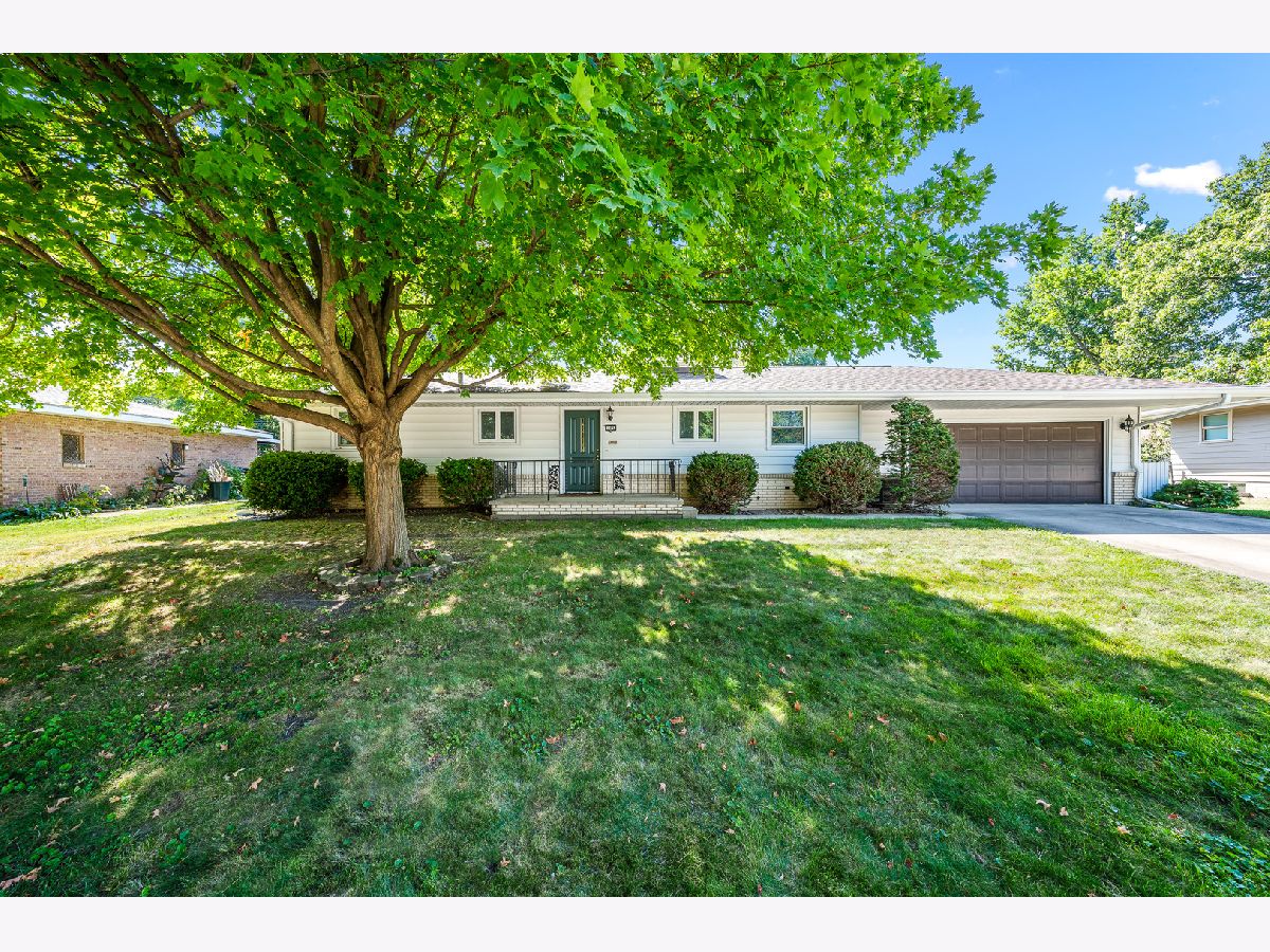 Homes & Condos & Townhomes Sold Pleasant Hills N. Normal Illinois, 203 Ambrose