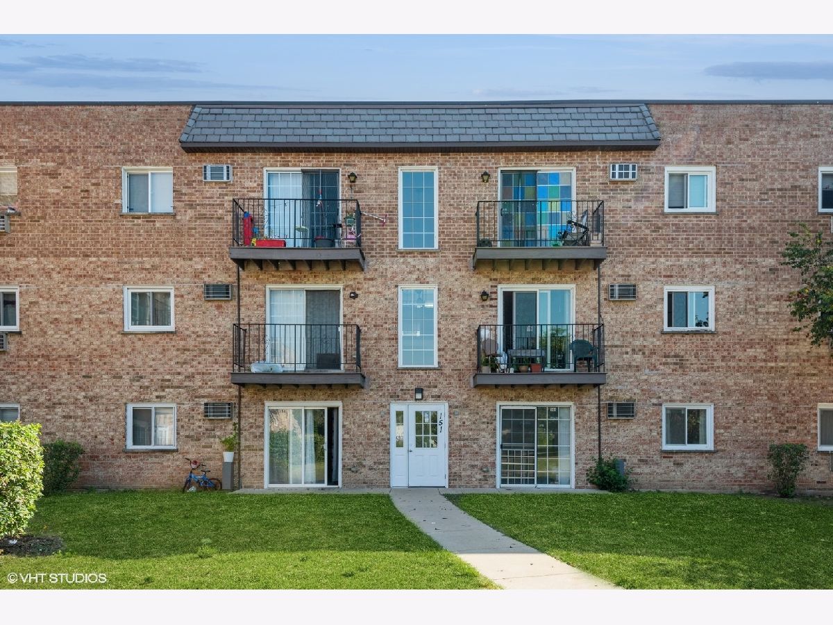 Condominiums Sold Carolshire Carol Stream Illinois, 151 Elk
