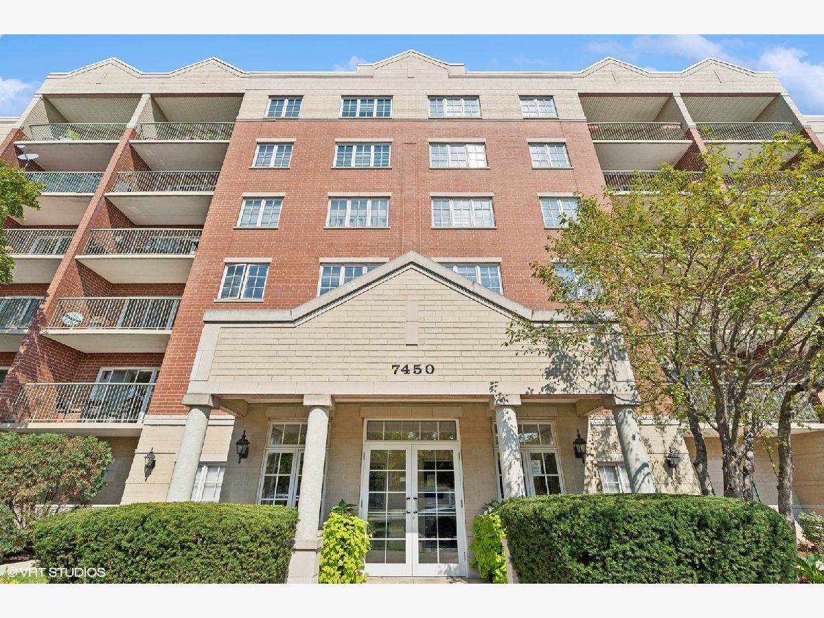 Condos & Townhomes Sold Lincoln Ridge Skokie Illinois, 7450 Lincoln