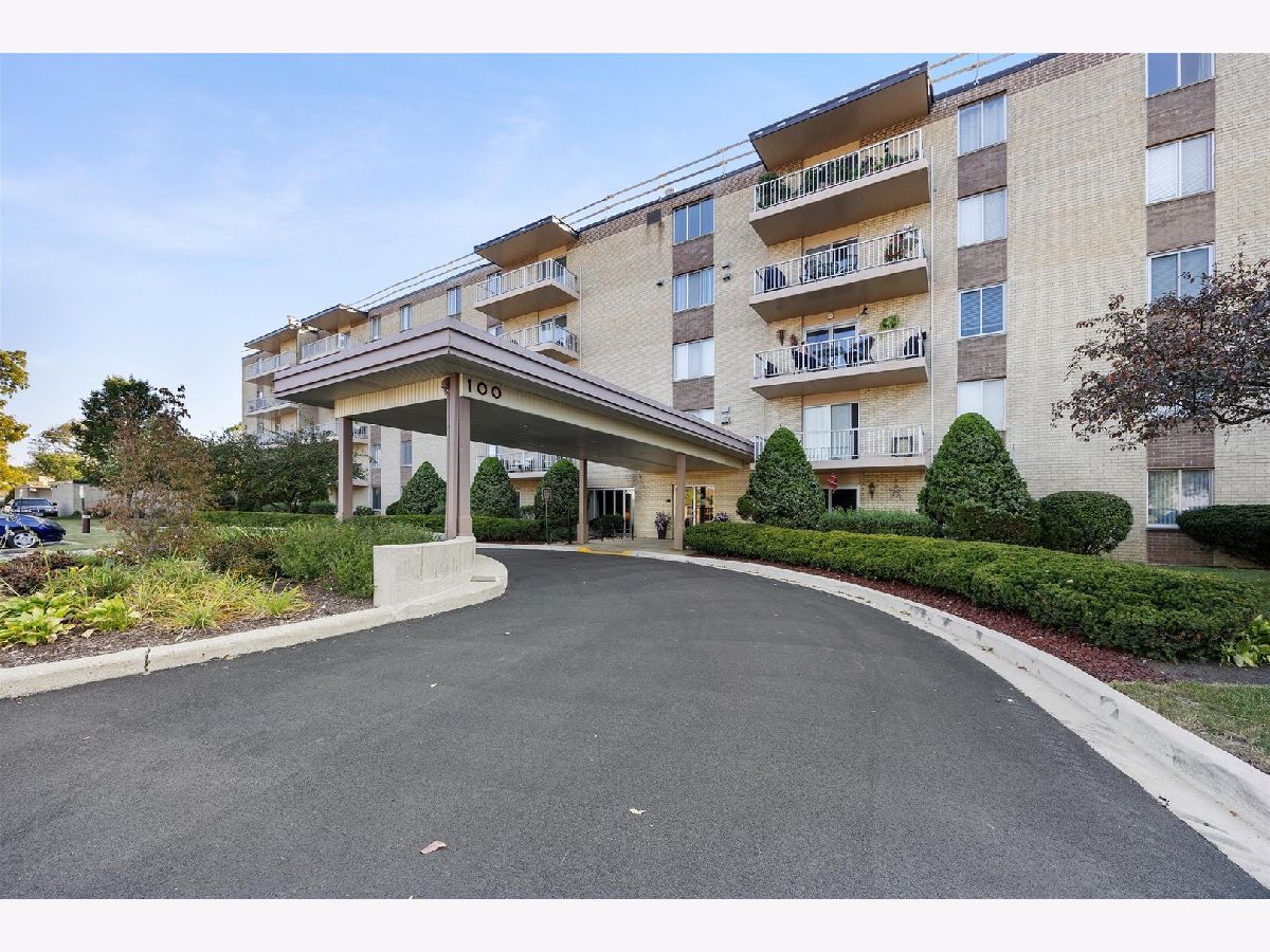 Condominiums Rented Royal York Elmhurst Illinois, 100 Butterfield
