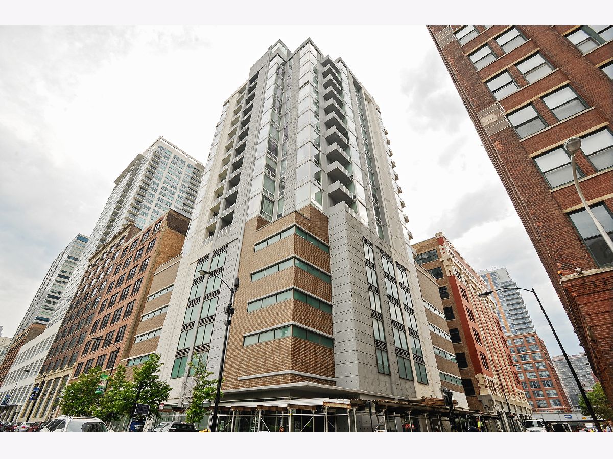 Condominiums Rented Printers Corner Chicago Illinois, 170 Polk