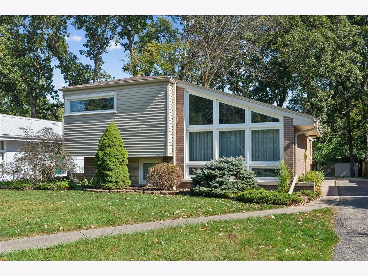 Homes Sold Sherwood Forest Highland Park Illinois, 1237 Eastwood