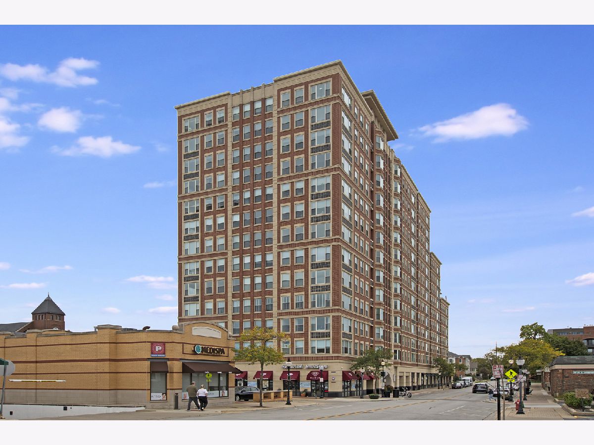 Condominiums Sold Arlington Town Square Arlington Heights Illinois, 77 Evergreen