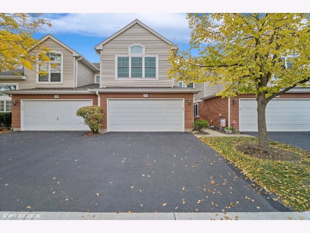 Townhomes & Homes Sold Roseglen Buffalo Grove Illinois, 724 Old Checker