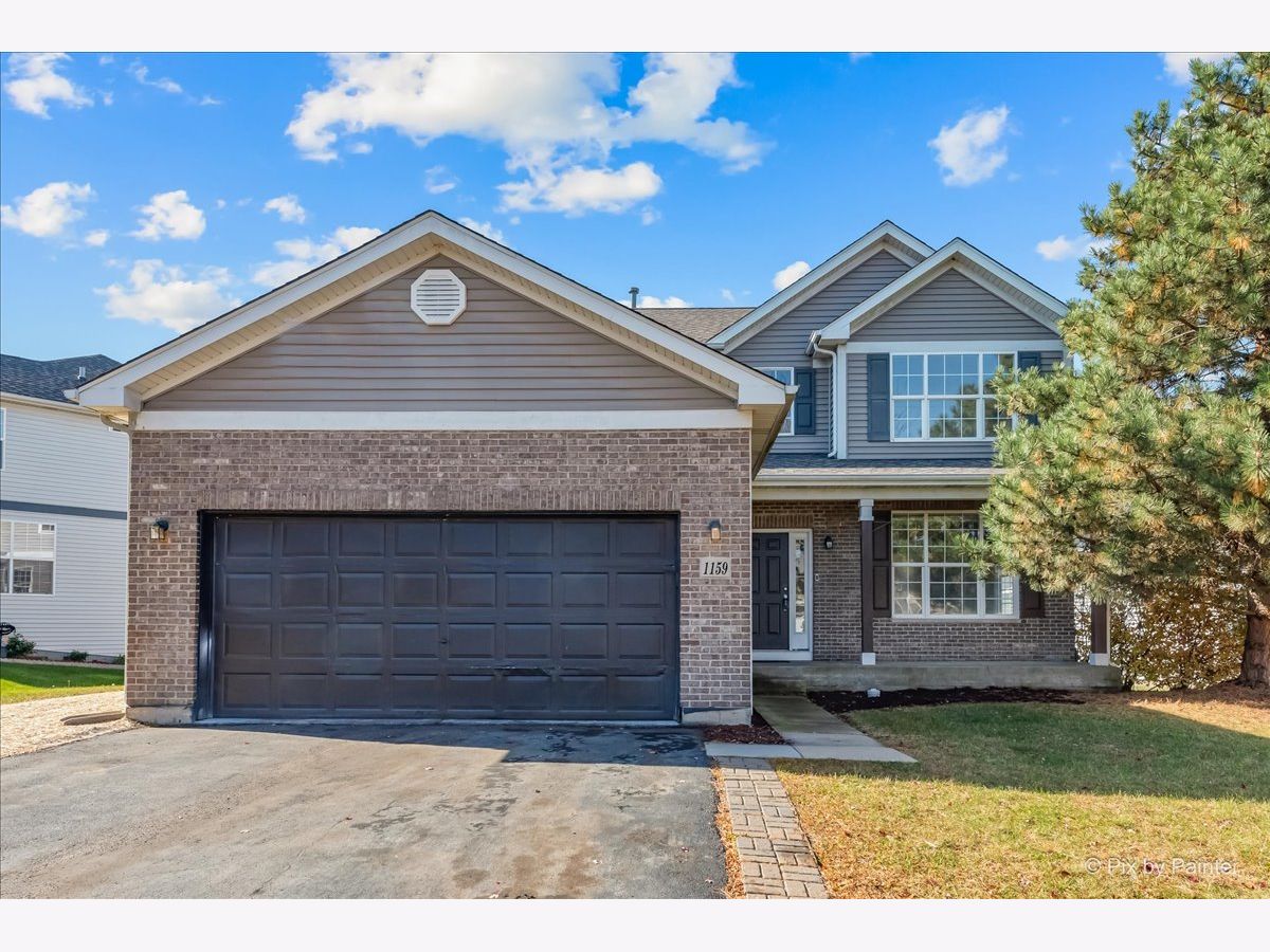 Townhomes & Condos & Homes Sold Princeton West Elgin Illinois, 1159 Clover Hill