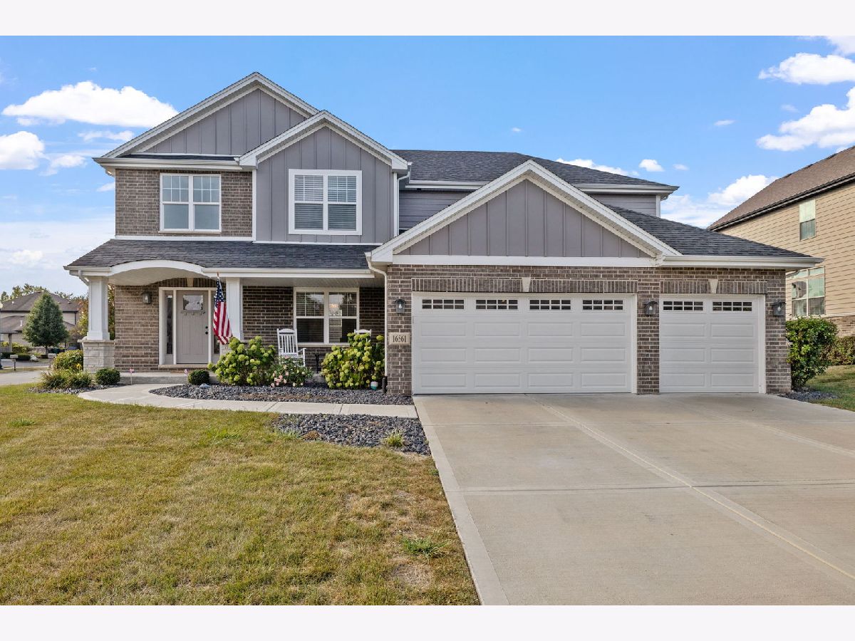 Homes Sold Oak Creek Lockport Illinois, 16561 Deerwood