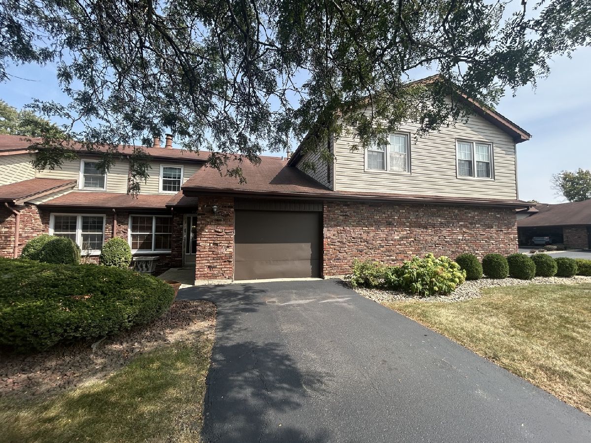 Townhomes Sold Riviera Orland Park Illinois, 14313 Clearview