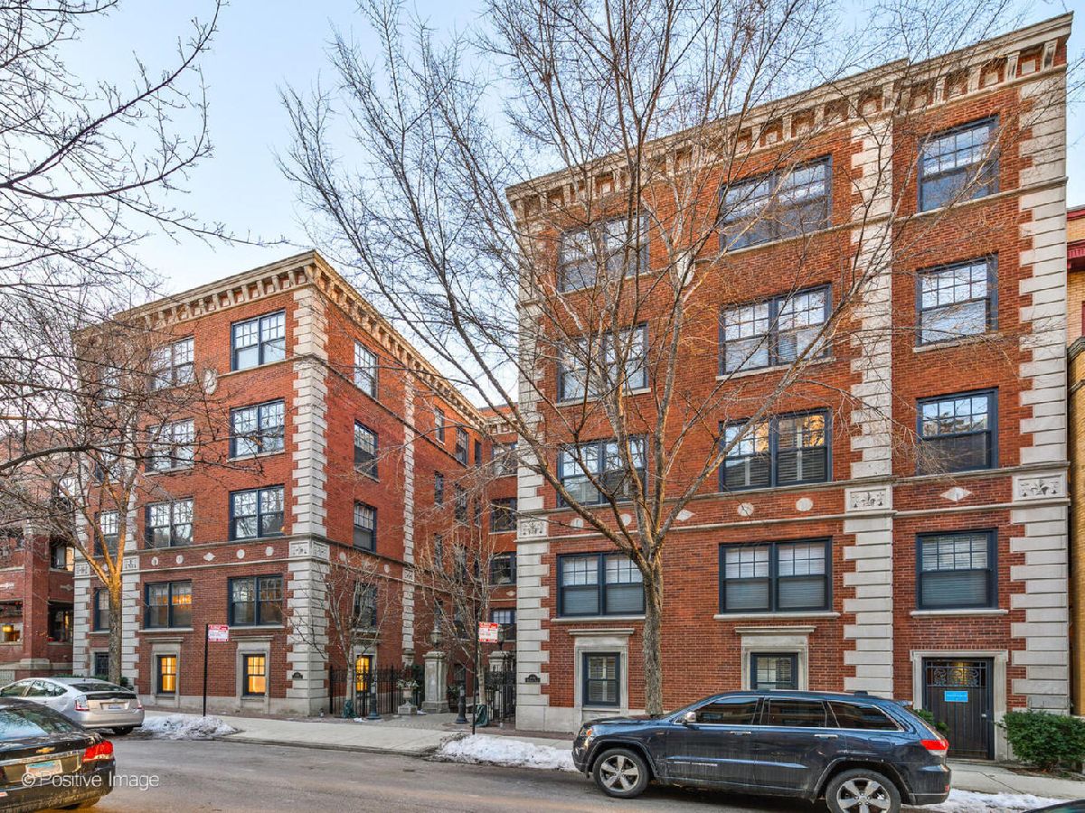 Condominiums Sold Roslyn Place Chicago Illinois, 444 Roslyn