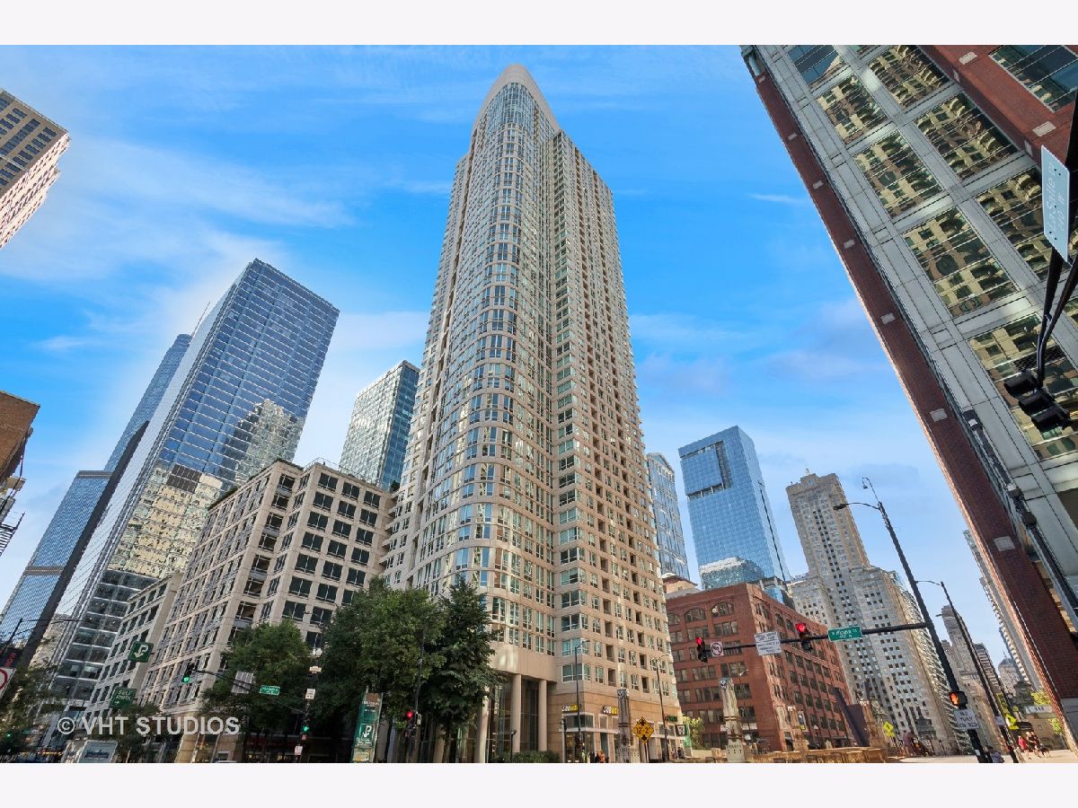 Condominiums Sold The Sterling Chicago Illinois, 345 La Salle