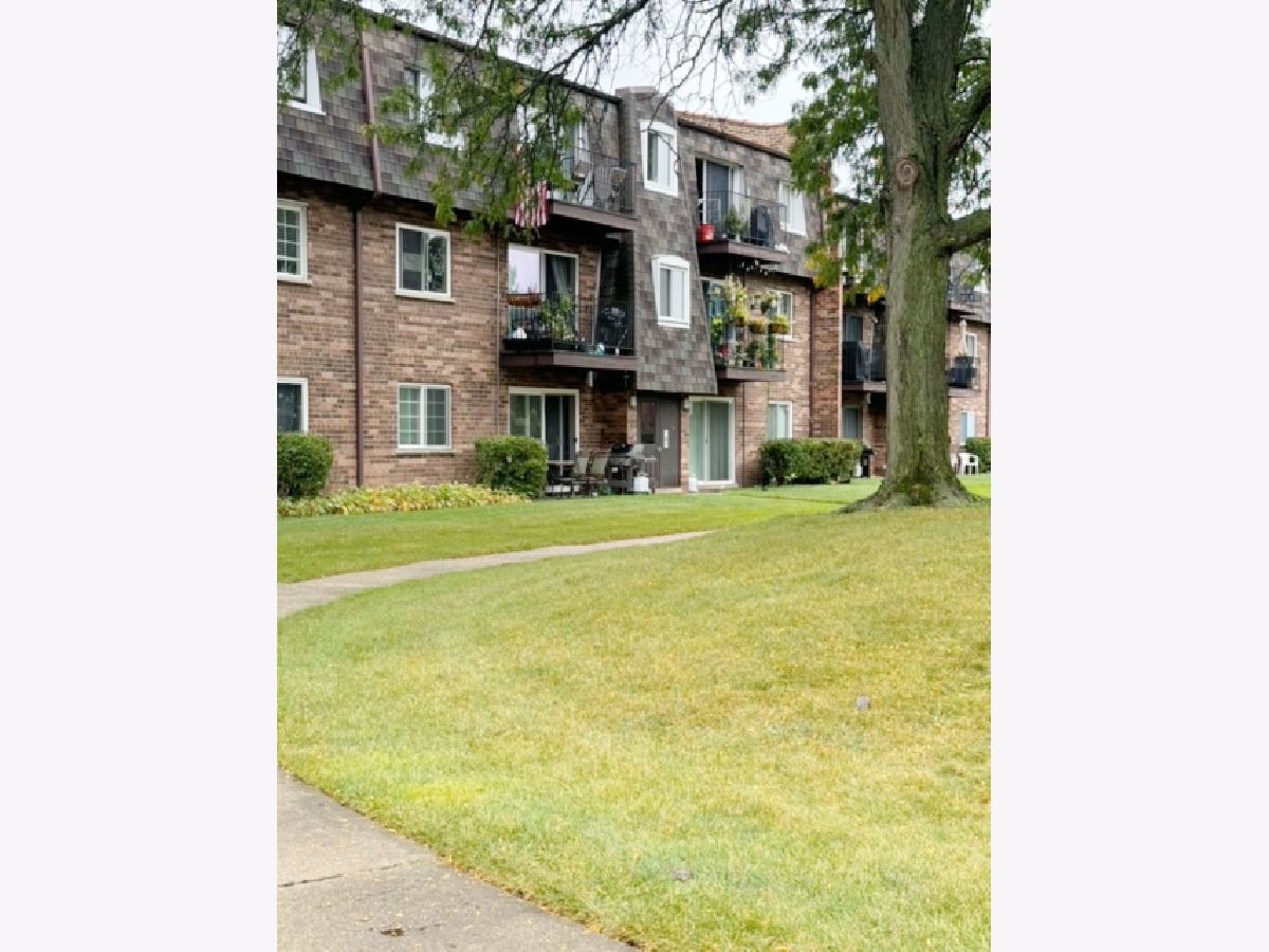 Condominiums Sold Bay Colony Des Plaines Illinois, 9388 Bay Colony