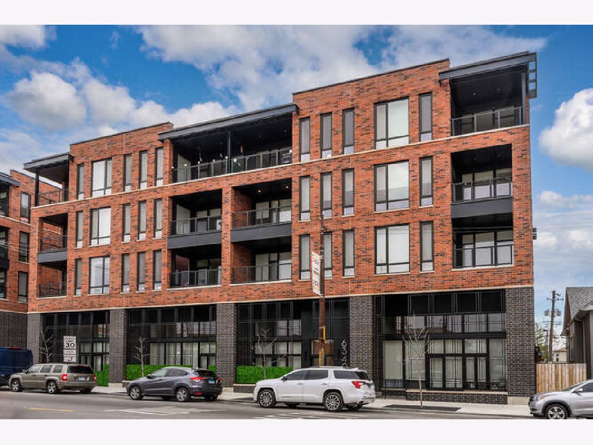 Homes & Condominiums Rented Belmont Heights Chicago Illinois, 3207 Narragansett