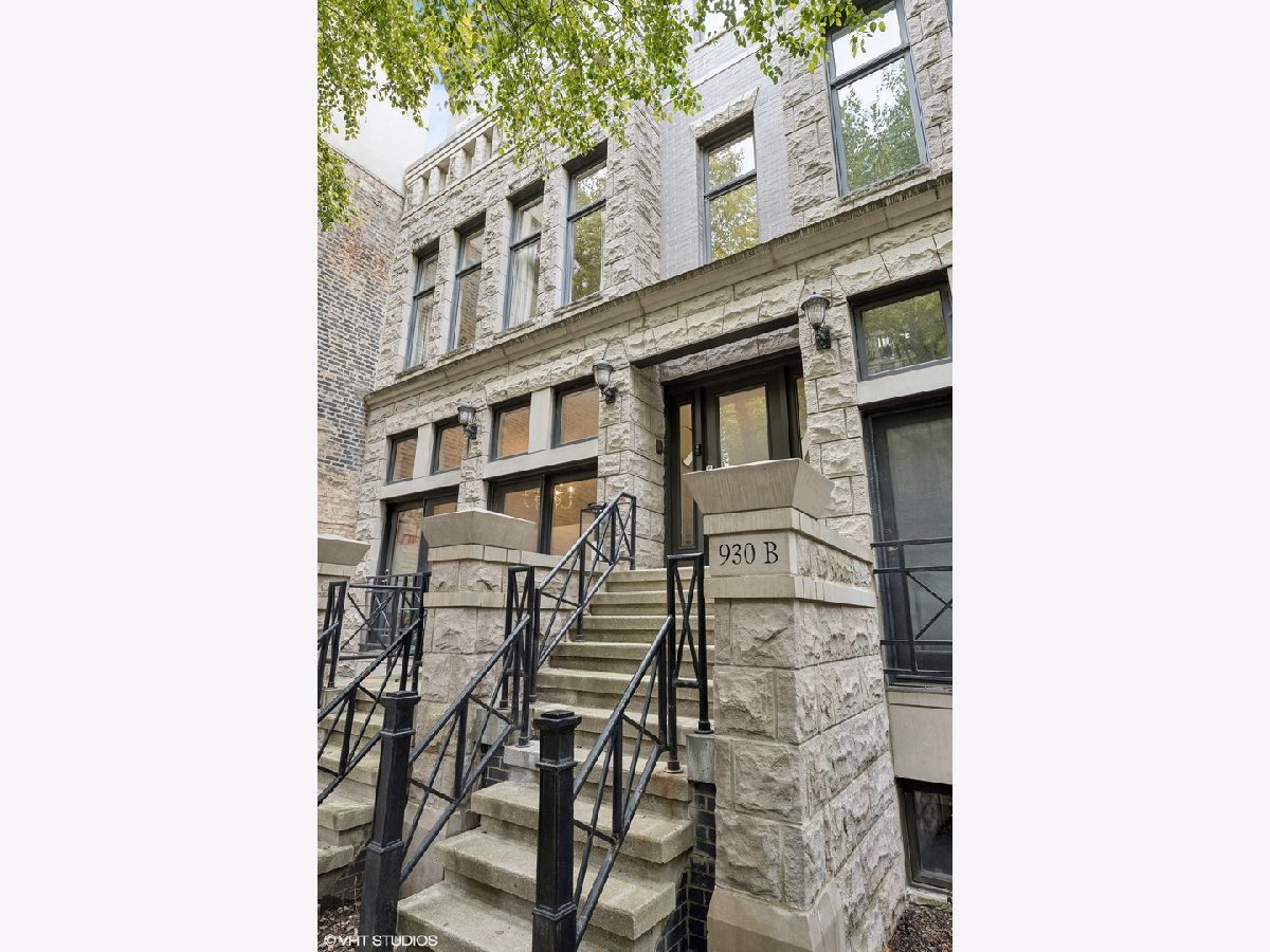 Townhomes Sold Oak Club Condos Chicago Illinois, 930 Clark