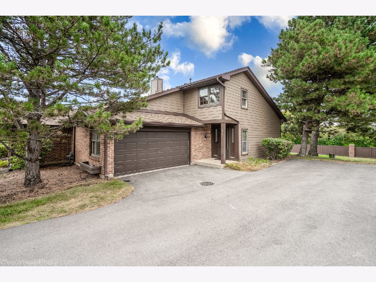 Townhomes Sold Indian Trail Westmont Illinois, 11 Indian Trail