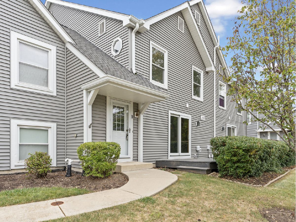 Townhomes & Condos Sold Highpoint Lisle Illinois, 2712 Wayfaring
