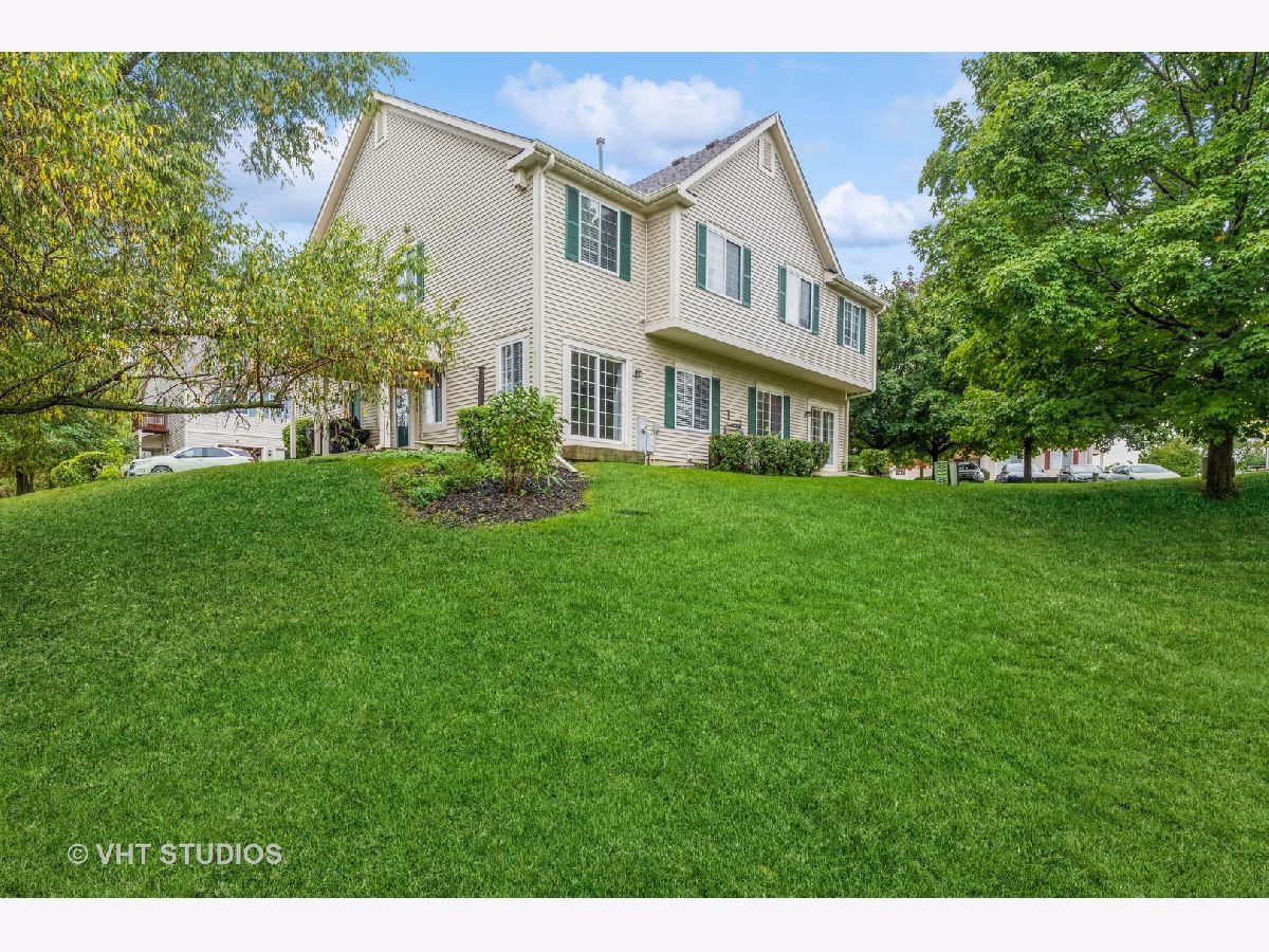 Townhomes & Condos Sold Fox Ridge Fox Lake Illinois, 615 Fox Ridge