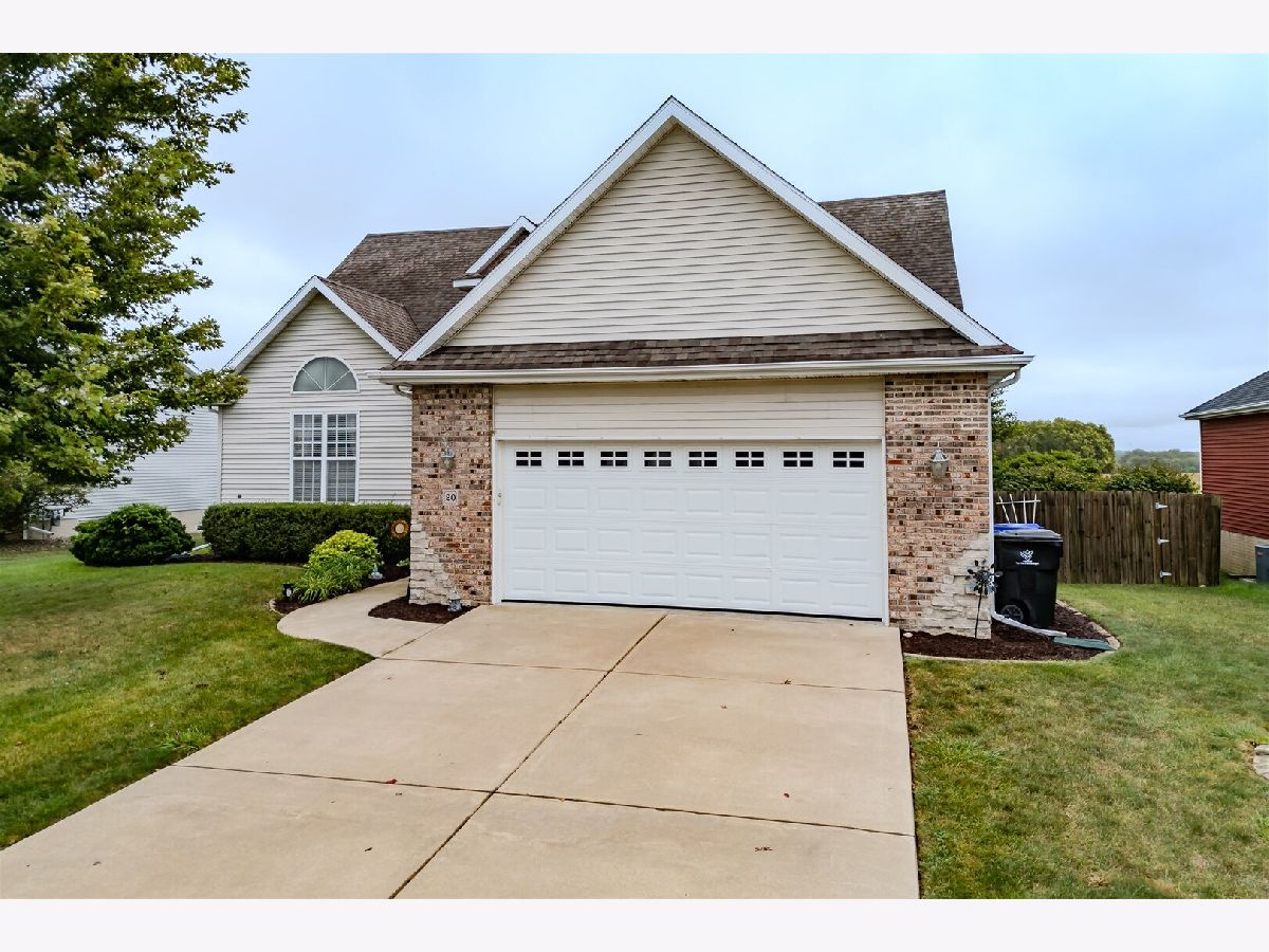 Homes For Sale Heartland Hills Bloomington Illinois, 20 Fedor Circle