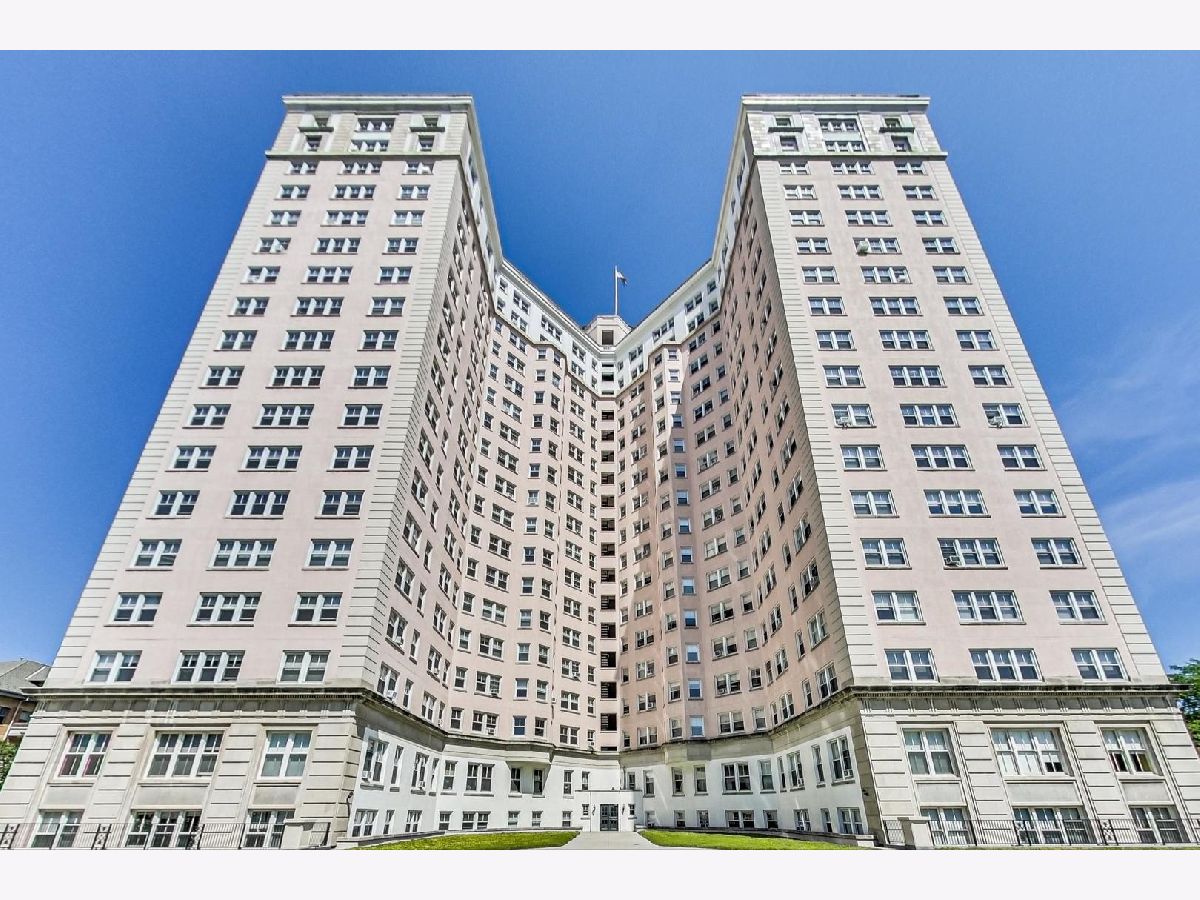 Condos & Townhomes Sold Edgewater Beach Apts. Chicago Illinois, 5555 Sheridan