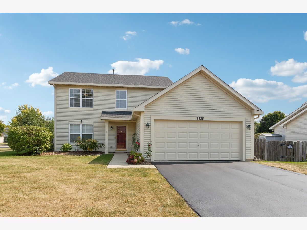 Condos & Townhomes & Homes Sold Fox Chase Round Lake Beach Illinois, 2325 Essex