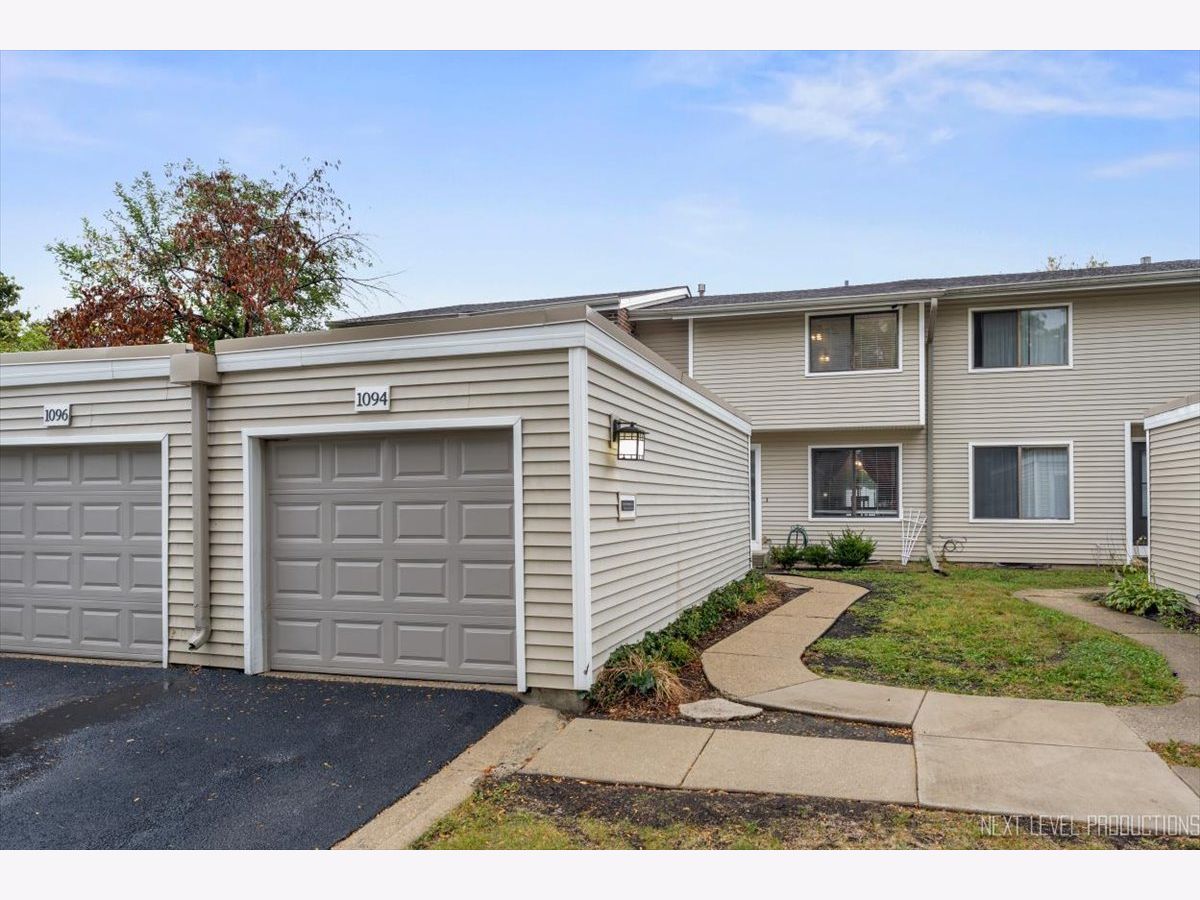 Townhomes Sold Timberlake Aurora Illinois, 1094 Cascade