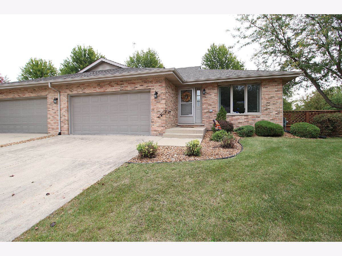 Townhomes Sold Wyndstone Village Elwood Illinois, 800 Deerpath