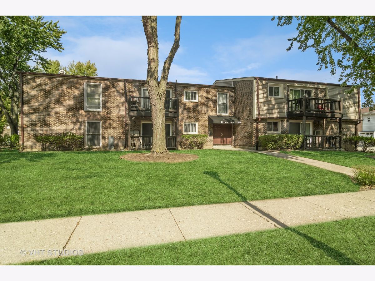 Condominiums Sold Georgetown Palatine Illinois, 220 Colfax