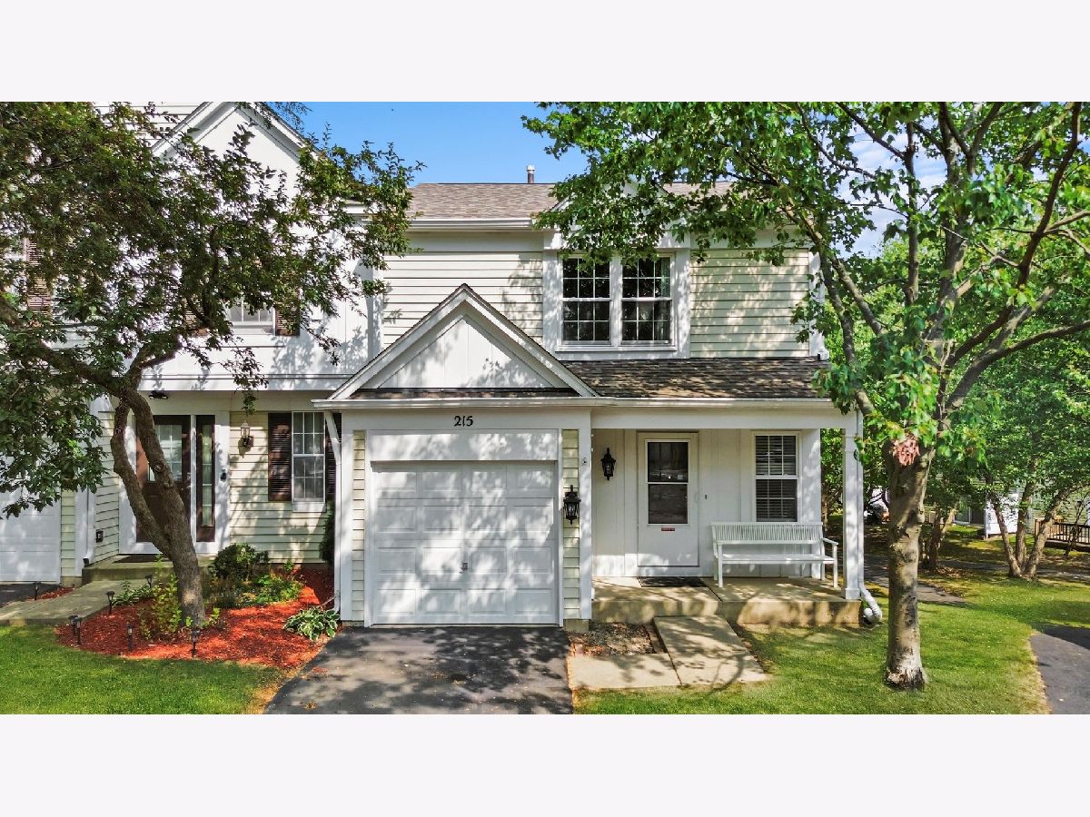 Townhomes & Condos & Homes Sold Diamond Bay Aurora Illinois, 215 Half Moon