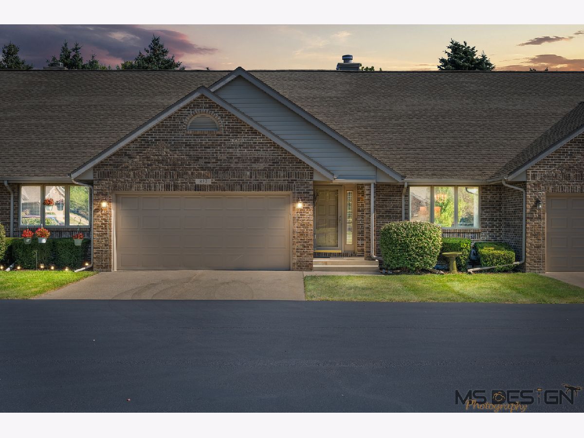 Townhomes Sold Grandview Townhouses Sycamore Illinois, 832 Croatian