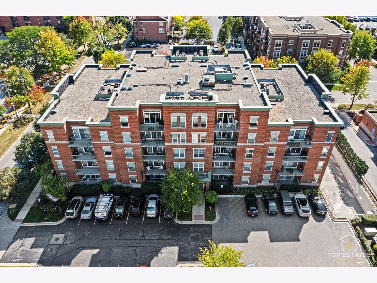 Condominiums Sold Benchmark Palatine Illinois, 132 Johnson