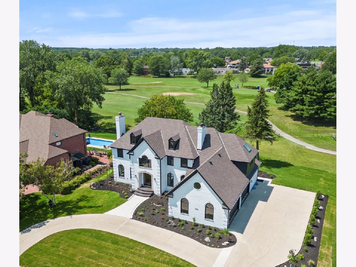 Homes & Townhomes Sold Carriage Way West Darien Illinois, 8400 Evergreen