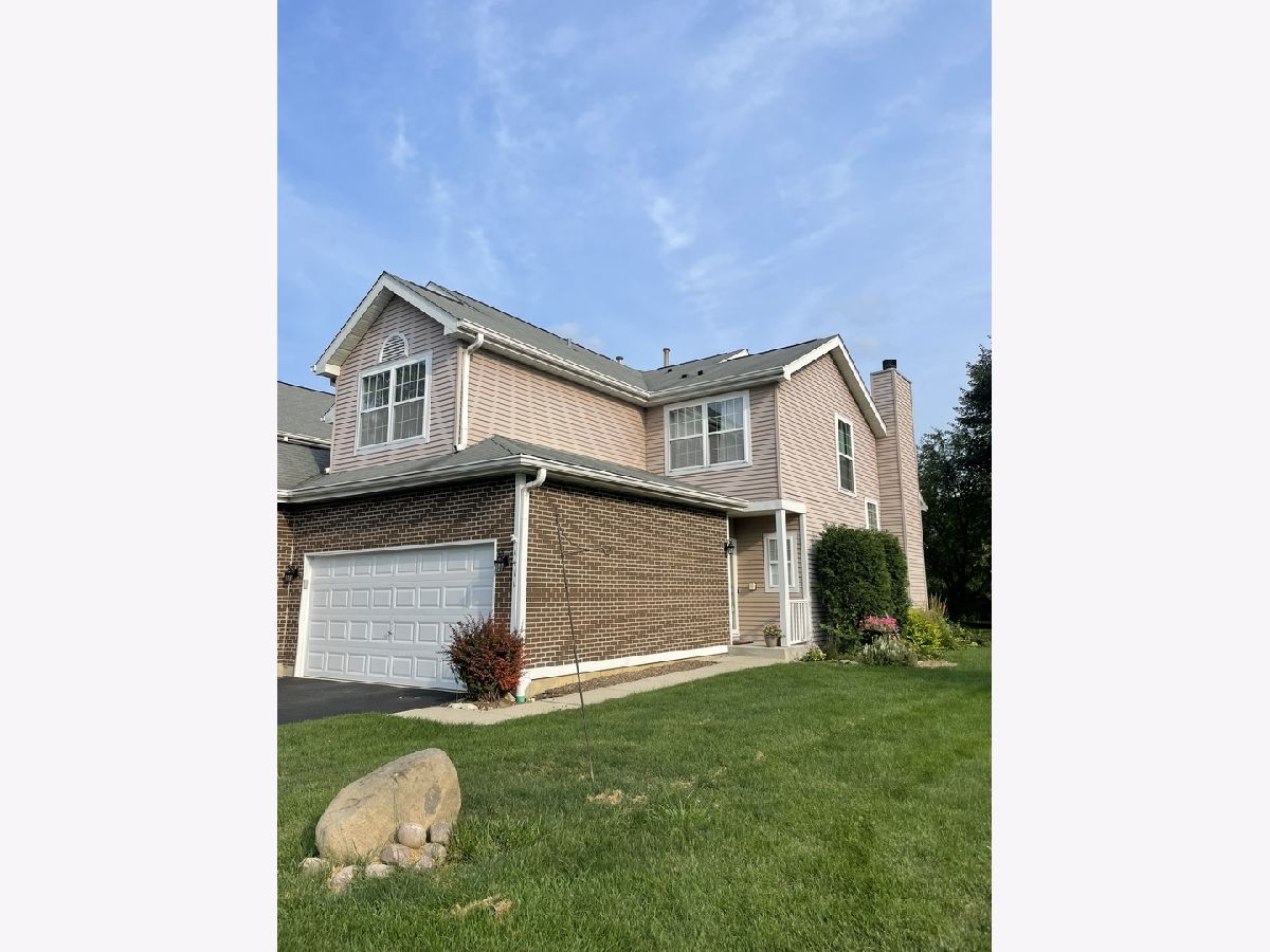 Townhomes & Homes Rented Highland Glen Algonquin Illinois, 1411 Essex