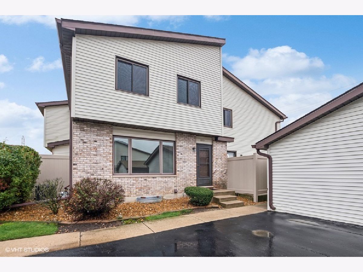 Townhomes & Condos & Homes Sold Windemere West New Lenox Illinois, 1073 Southgate