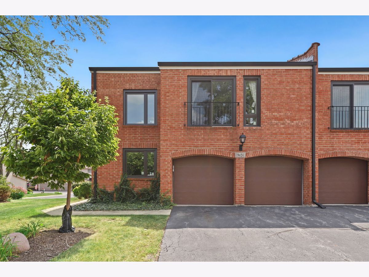 Townhomes Sold Oak Brook Colony Oak Brook Illinois, 19W241 Ginger Brook