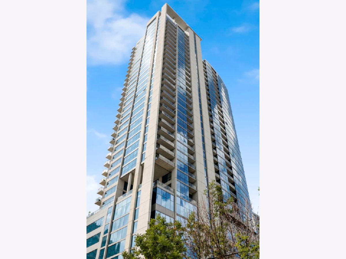 Condominiums Sold Silver Tower Chicago Illinois, 303 Ohio