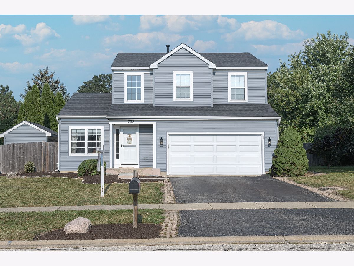 Homes & Townhomes & Condos Sold Painted Lakes Lake Villa Illinois, 732 Sun Lake