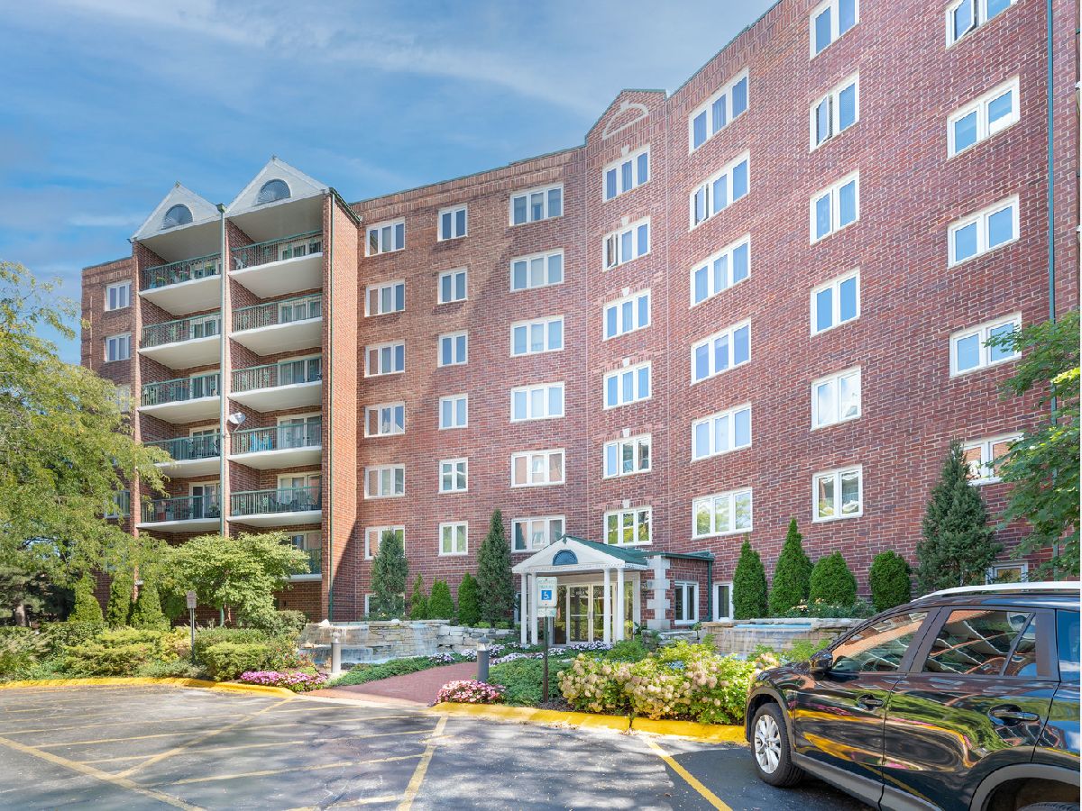 Condominiums & Homes Sold Cascades Of Norridge Norridge Illinois, 8540 Foster