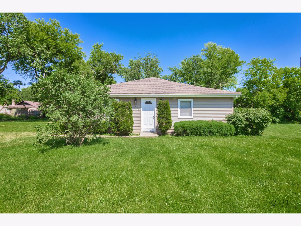  Rented Lakemoor Illinois, 406 Eastview