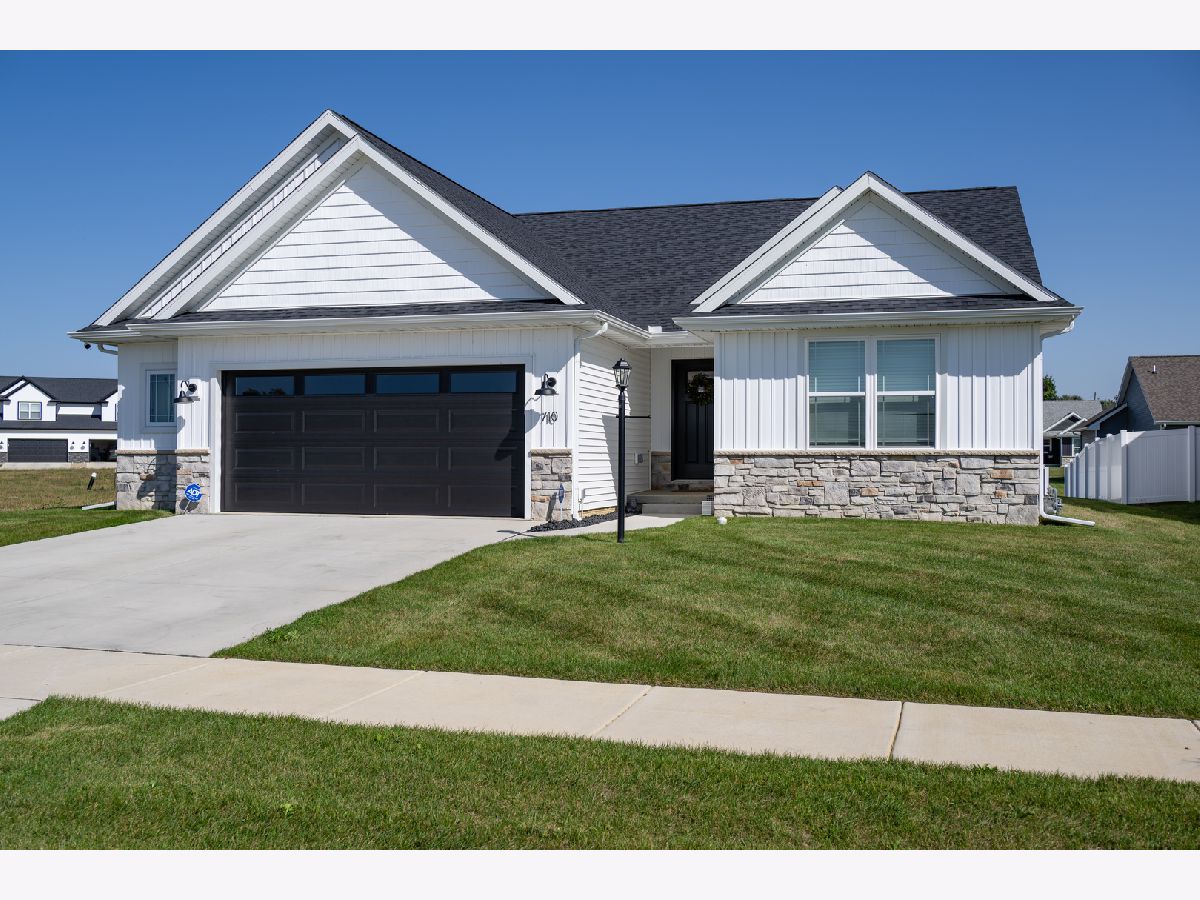 Homes & Condos & Townhomes Sold Hunters Ridge Mahomet Illinois, 710 Cates
