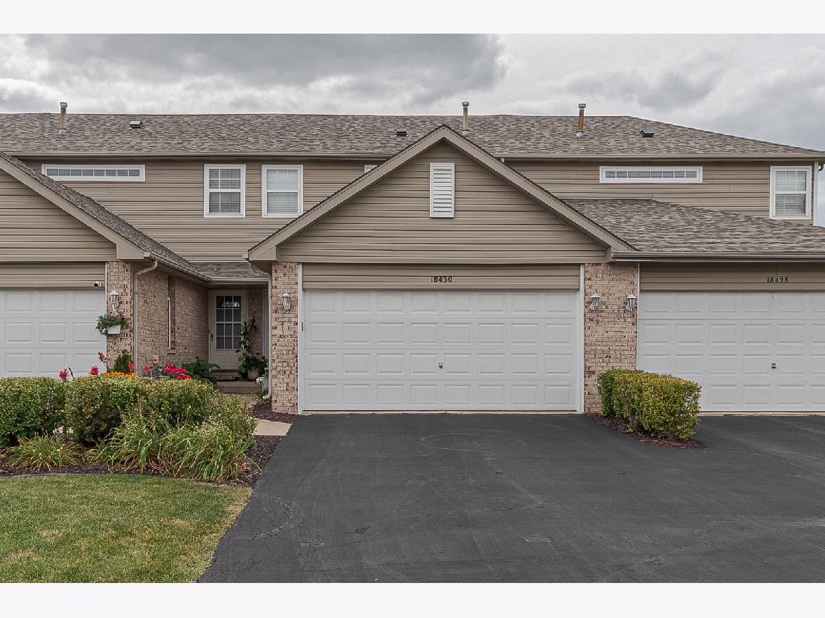 Townhomes & Condos Sold Millenium Lakes Tinley Park Illinois, 18430 Zurich