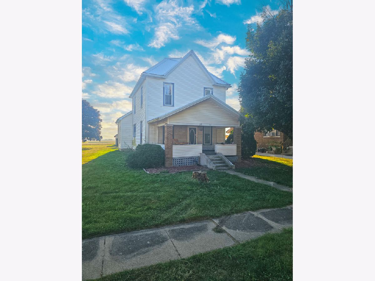  Sold Stanford Illinois, 103 Harrison