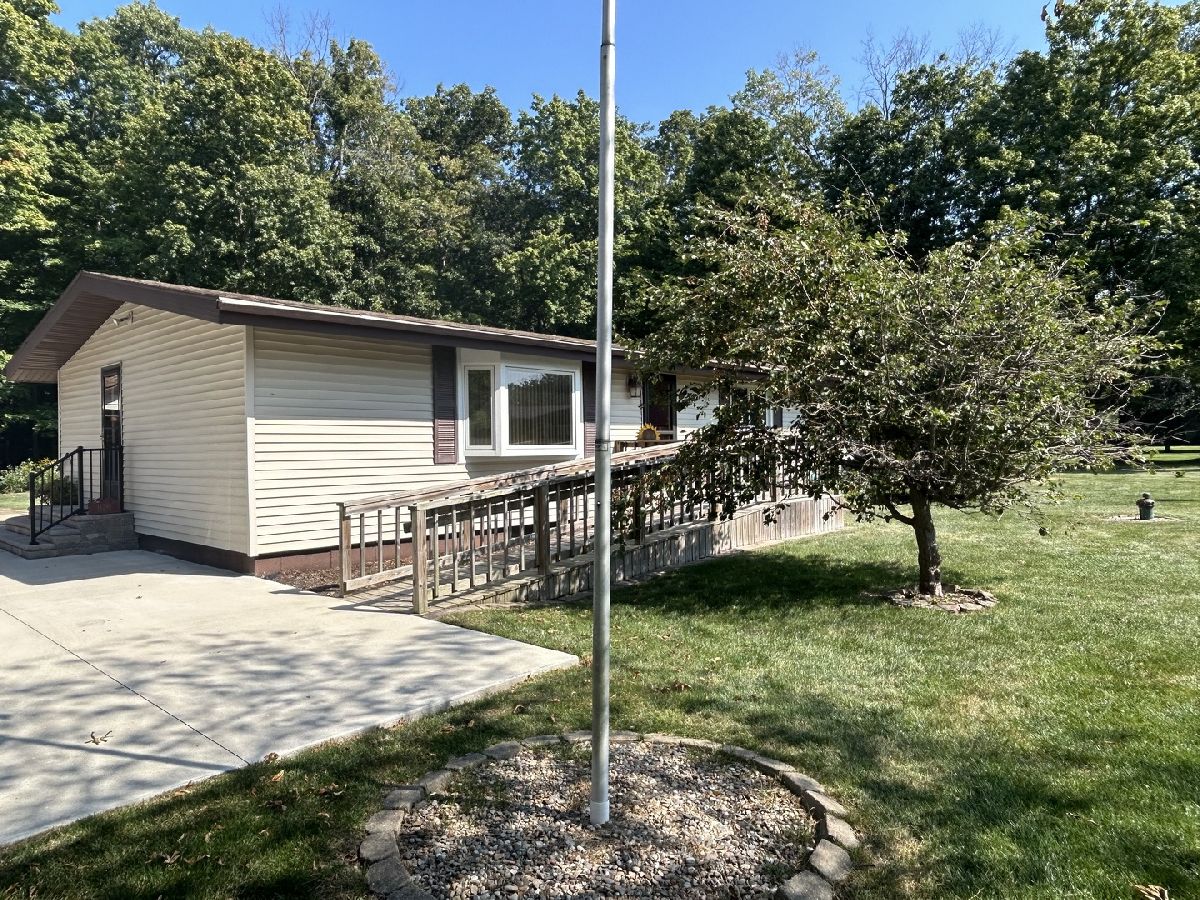  Sold Fairmount Illinois, 14249 688 East