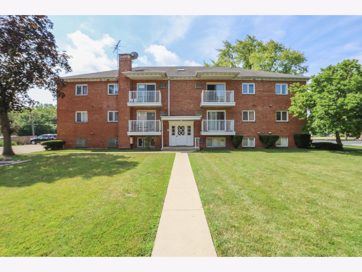  Rented Round Lake Park Illinois, 124 Washington