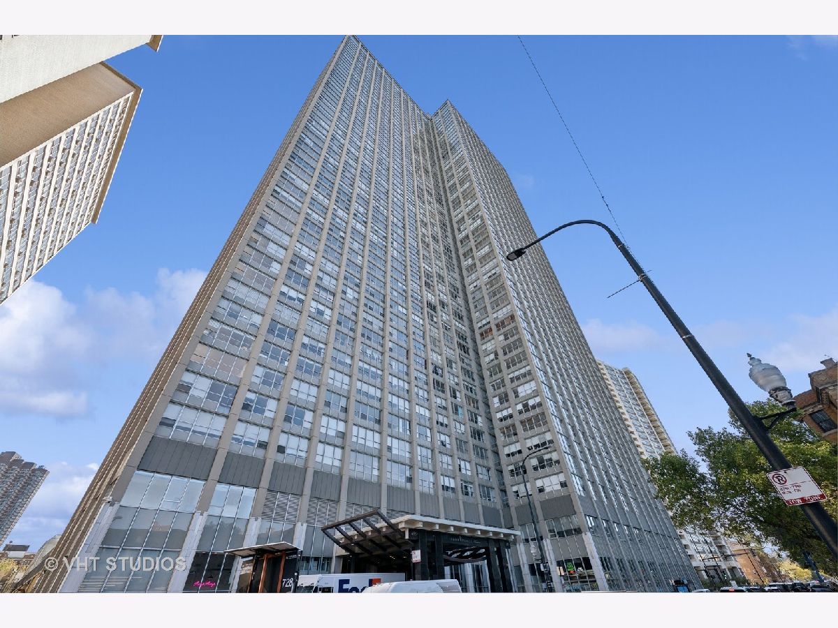 Condominiums Sold Park Place Tower Chicago Illinois, 655 Irving Park