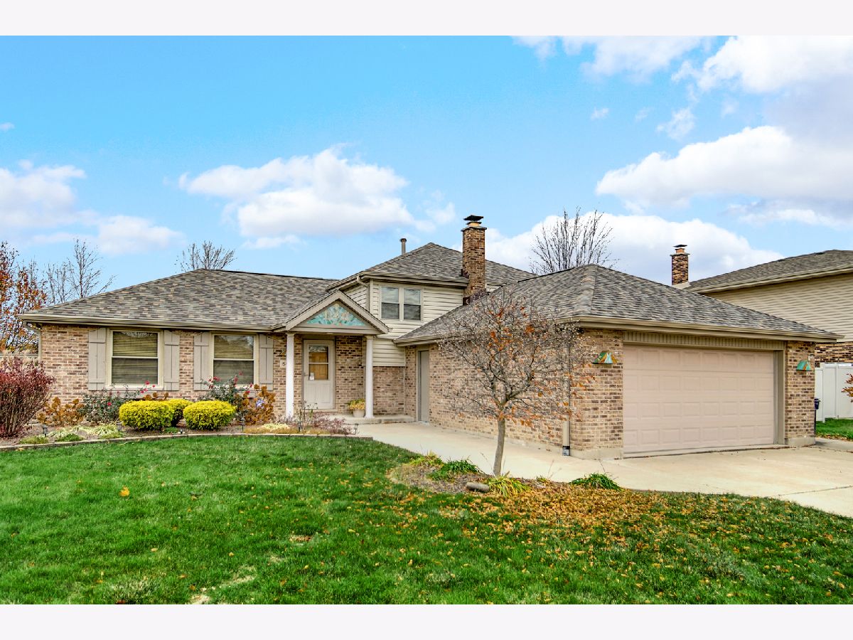 Townhomes & Homes Sold Village Square Orland Park Illinois, 15430 Sheffield